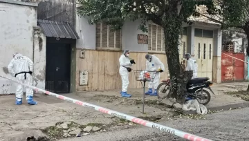1200x680_investigacin-peritos-analizan-zona-fue-encontrado-cuerpo-andrade-despues-chocar-moto-contra-arbol-ciudadela-1145192-132806-360x204