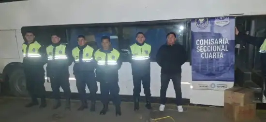 550x253_policia-ubico-colectivo-parque-1150884-110652