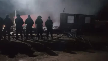 850x482_destruida-casa-prefabricada-quedo-reducida-cenizas-esta-madrugada-lastenia-1137543-092905-360x204