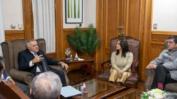 tafi-viejo-y-gob-728x409