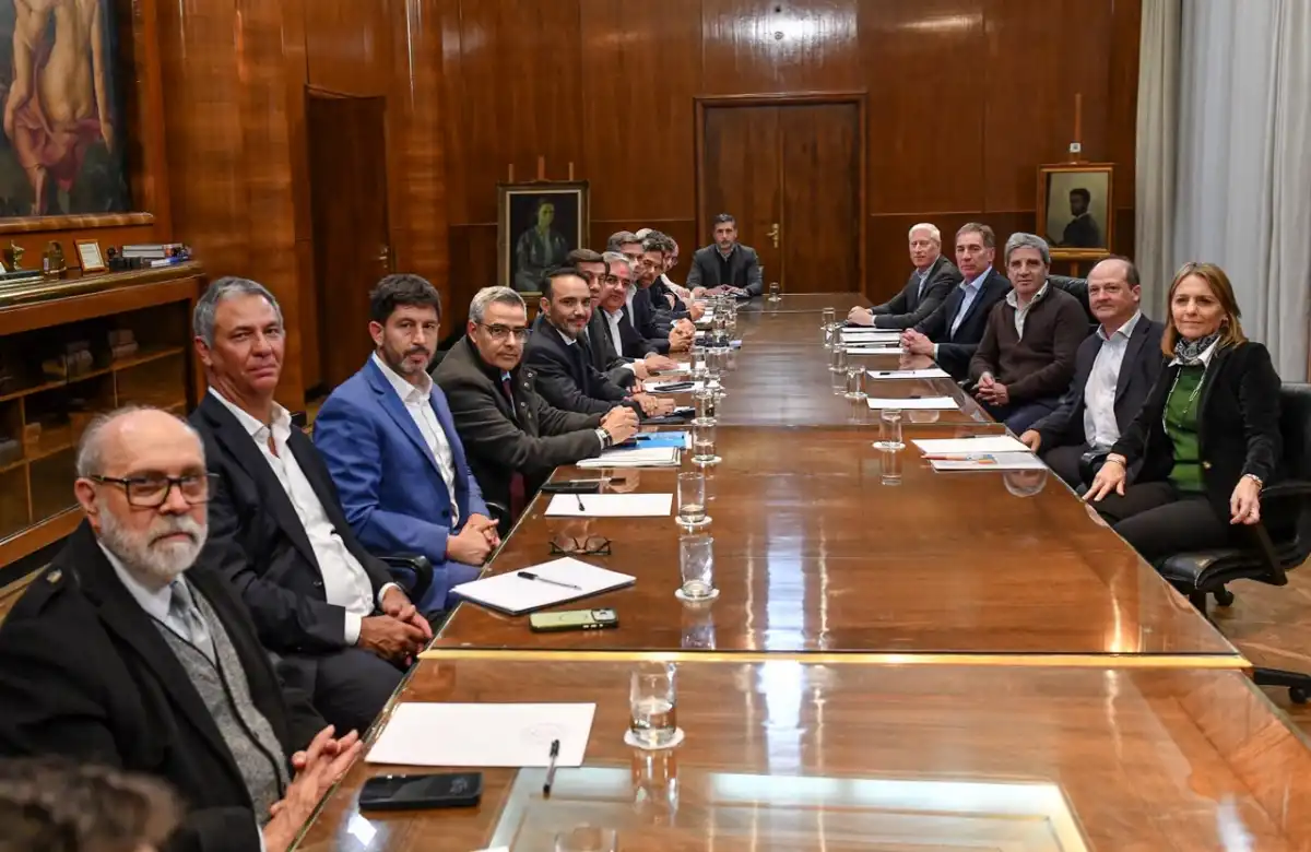 1200x780_hubo-acuerdo-por-las-zonas-clidas-reunion-fue-encabezada-luis-caputo-diego-santilli-junto-gobernadores-catamarca-salta-chaco-corrientes-jujuy-ademas-de-1150267-215254