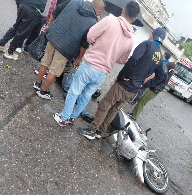 8325_accidente_fracturas_piernas_camioneta_escape_policia