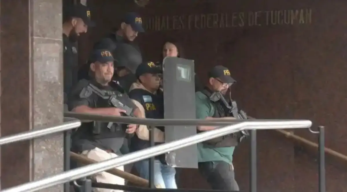 1200x664_el-principio-del-fin-david-petiso-david-lobos-trasladado-bajo-fuerte-custodia-dia-se-entrego-autoridades-1117374-184335