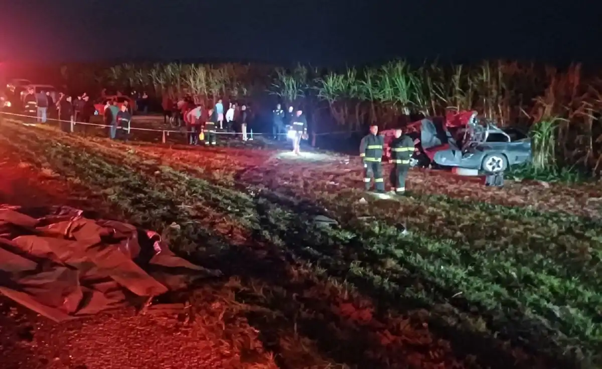 1200x736_en-palo-blanco-policias-bomberos-trabajaron-lugar-accidente-fatal-1139192-080002