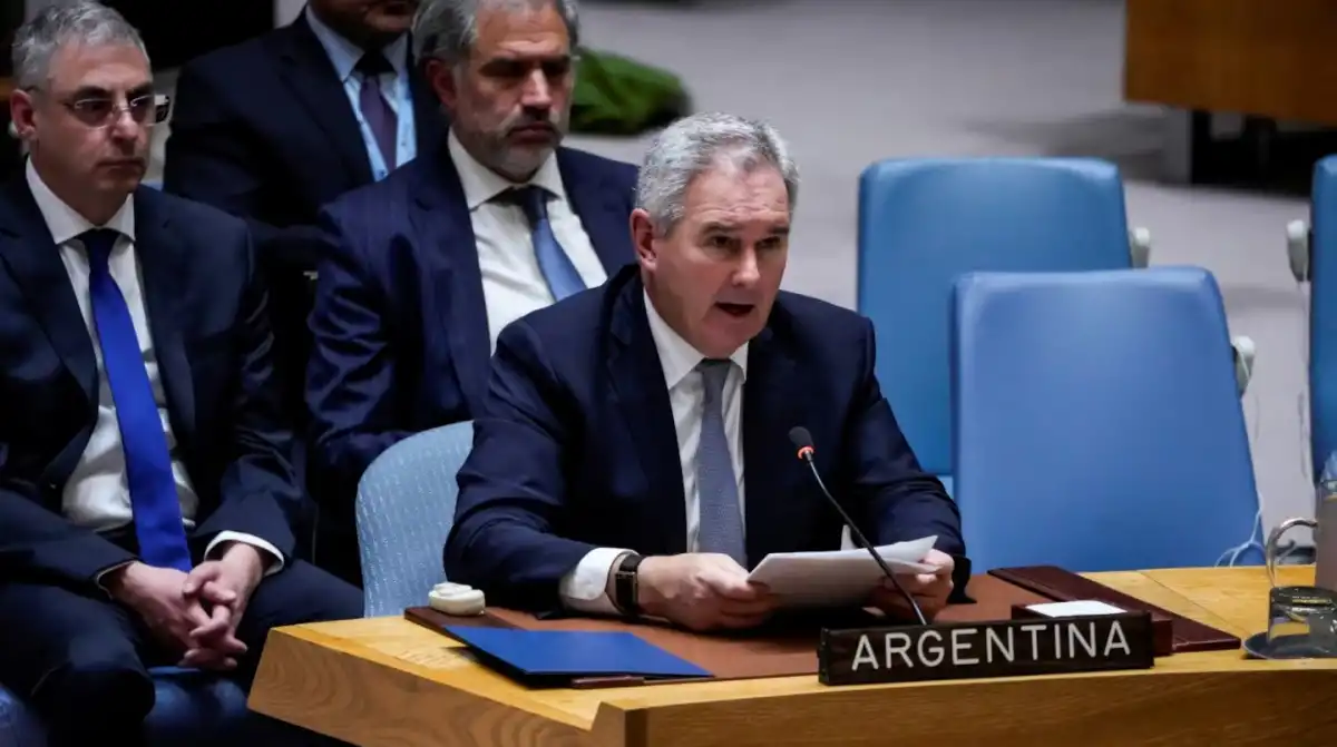 1200x671_pablo-quirno-canciller-condeno-iran-cierre-estrecho-ormuz-respaldo-eeuu-e-israel-1134445-212700