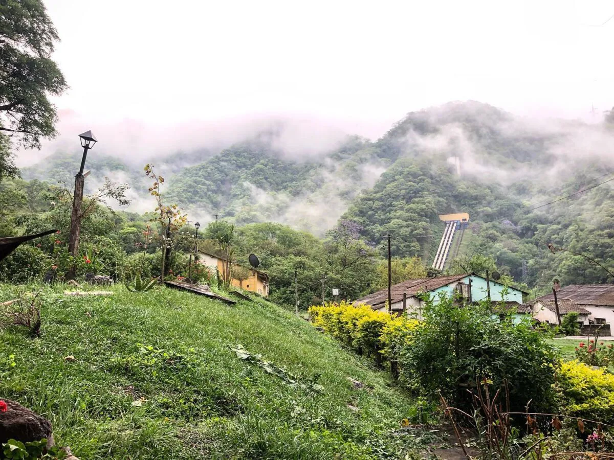 Villa-Baiturana-Foto_-Hostal-Lluq_ana-Batiruana-_la-nuboselva_-1200x900