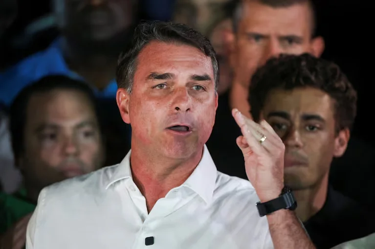 flavio-bolsonaro-tiene-varias-causas-pendientes-foto-reutersadriano-machado-3BKVJLNOC6NFCNC3AKTVYGSE