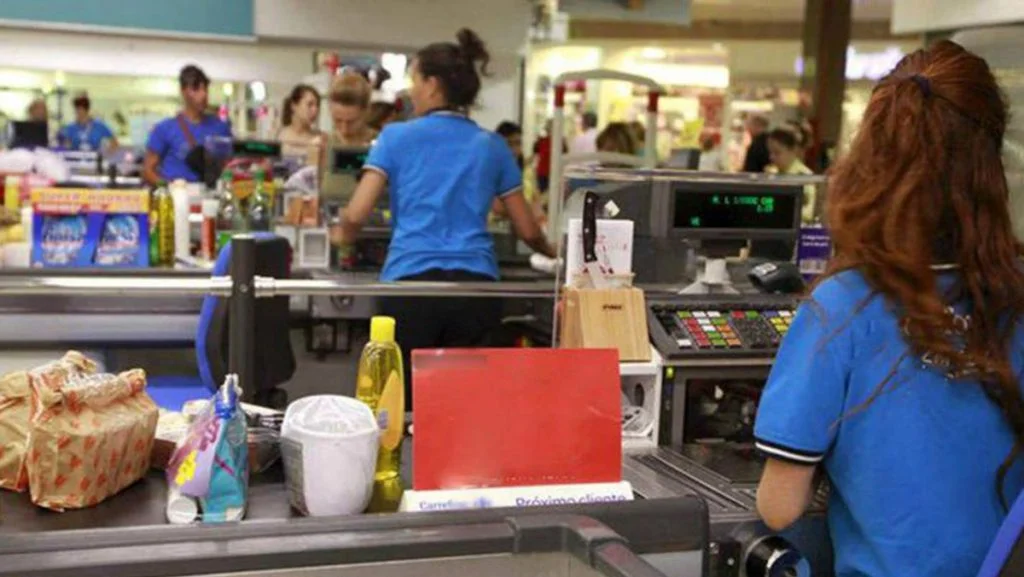 empleado-comercio-e1708718315269-1024x577