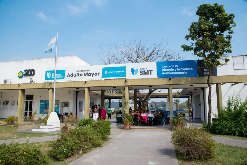 multimedia.grande.ae827e65a7dd01fb.Z3JhbmRlLndlYnA=