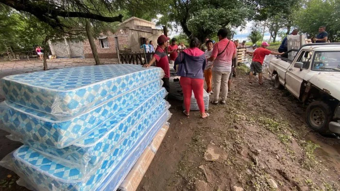 69524d6dde4af_700_394!