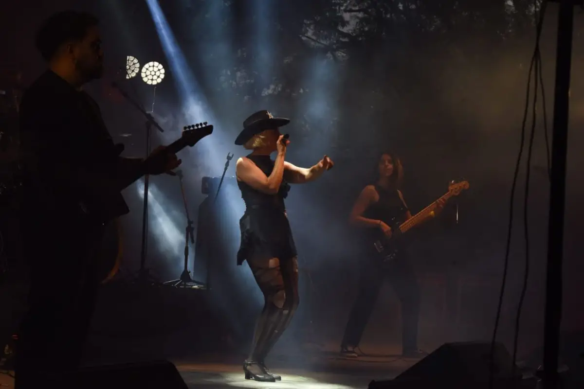 1200x800_1115767_202512062141360000001