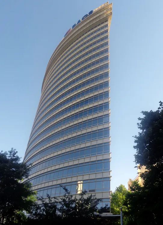 Edificio_República,_César_Pelli