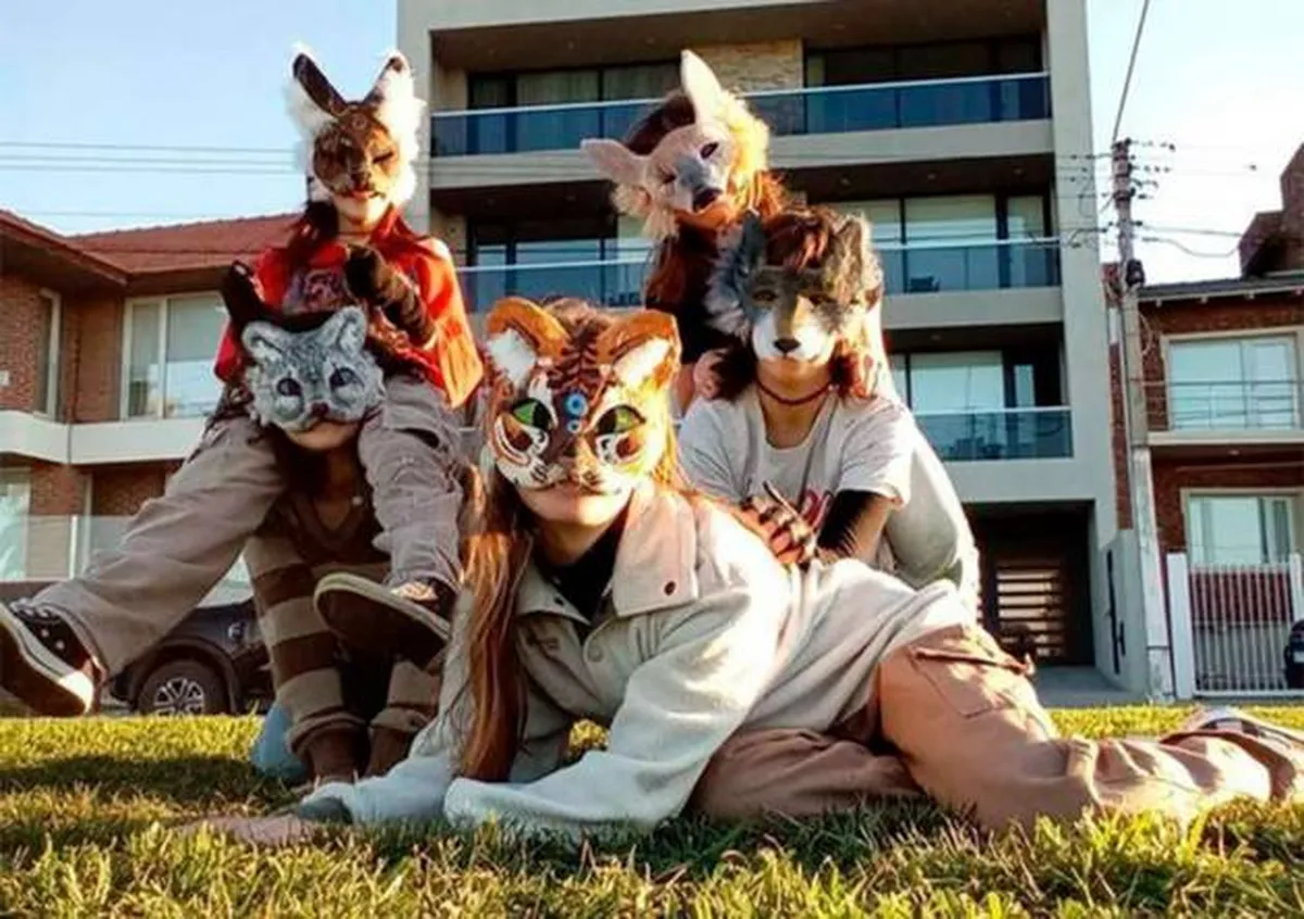 1770493720976885660355398584064