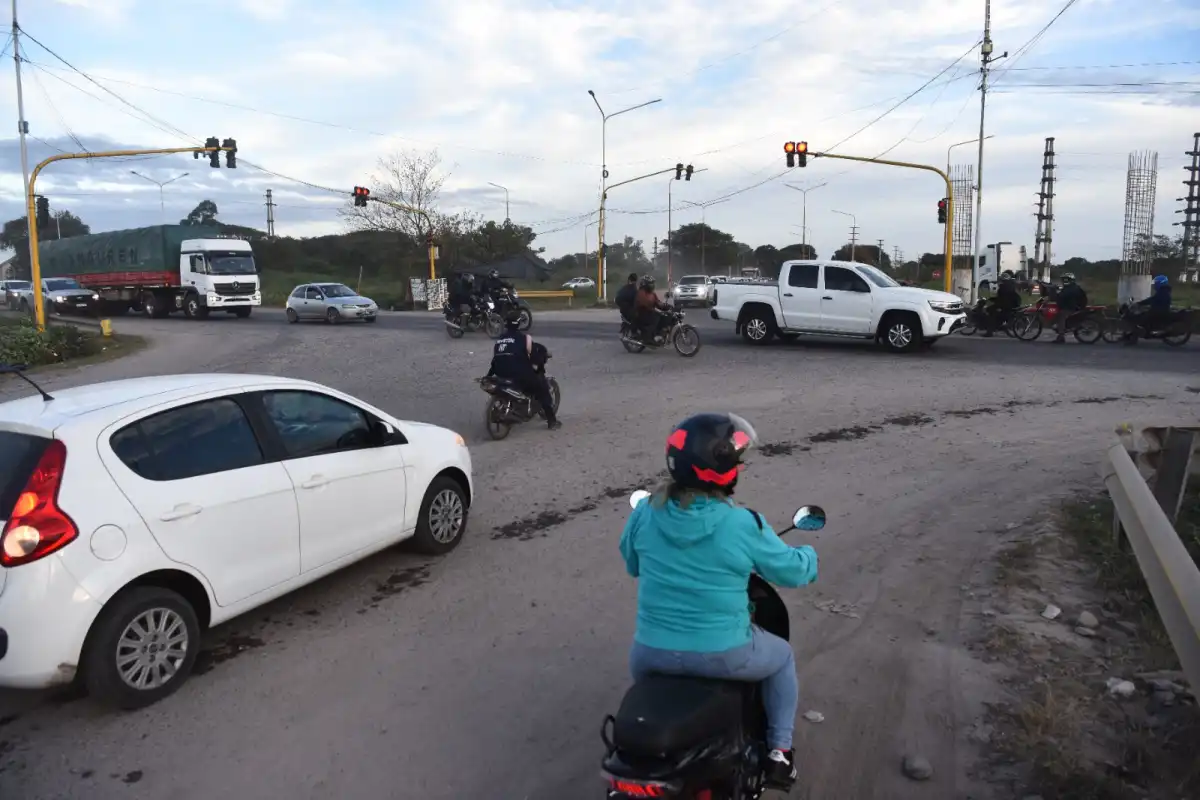 1200x800_en-el-cruce-de-san-andrs-obra-acceso-sur-san-miguel-tucuman-clave-para-mejorar-seguridad-vial-ese-sector-estrategico-foto-archivo-la-gaceta--osvaldo-ripoll-1157125-155634