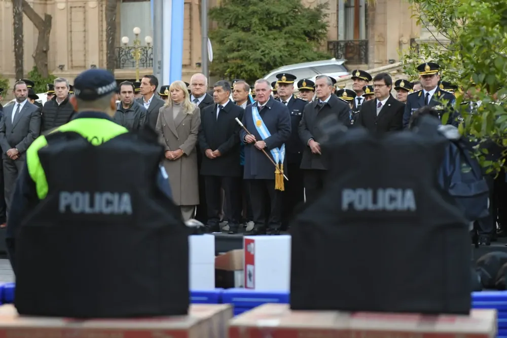 multimedia.grande.8d74f63df36ca48c.Z3JhbmRlLndlYnA=